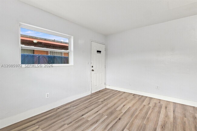 Foto del edificio - 13130 NW 30th Ave