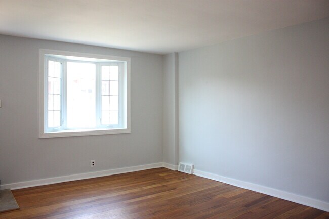 Living room view on the other side - 332 Dawson St