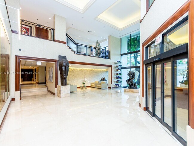 Foto del edificio - 10205 Collins Ave