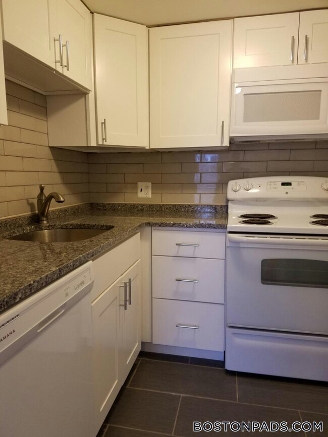 Foto del edificio - 524 Putnam Ave