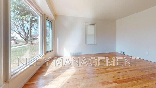Building Photo - 7296 Dacosta St