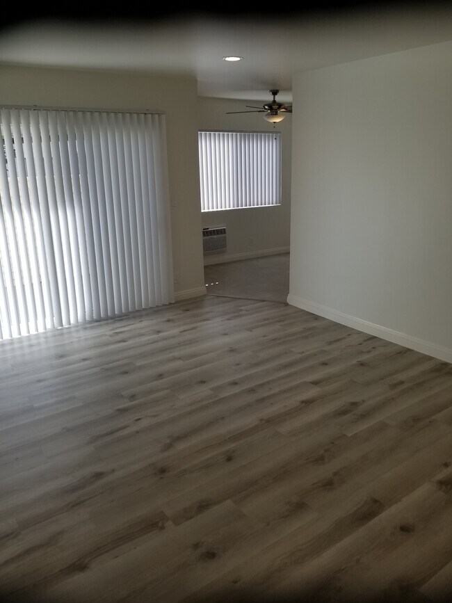 Foto del edificio - 1430 Amherst Ave