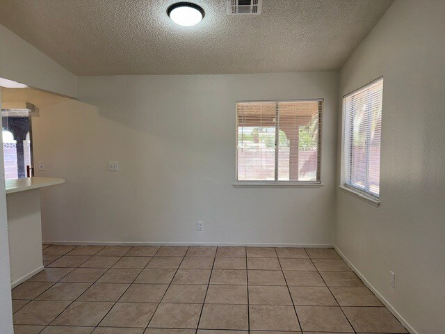 Foto del edificio - 6540 Pleasant Plains Way
