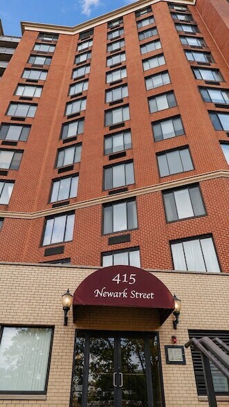 Foto del edificio - 415 Newark St.