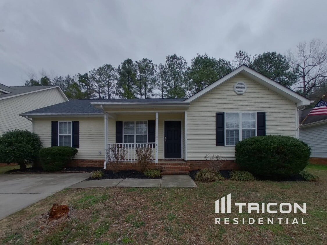Primary Photo - 700 Continental Dr