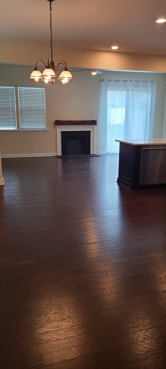 Foto del edificio - 5722 Lachlan Hill Ln
