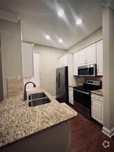 Building Photo - 5353 Memorial Dr