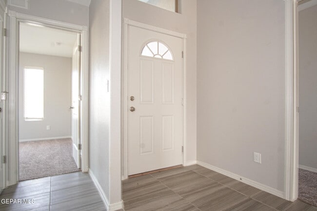 Building Photo - 14740 Charles Foster Ave