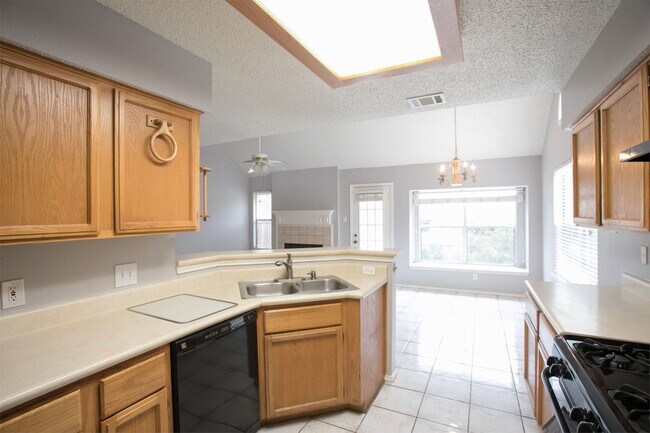 Building Photo - 10639 Carovilli Dr