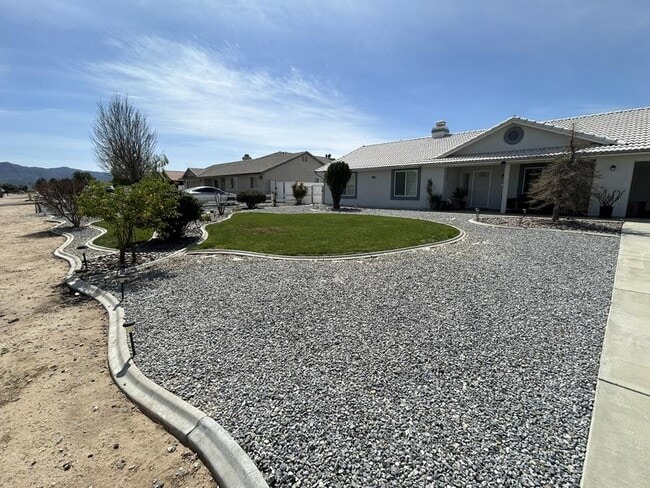 Building Photo - 7450 Paisley Ave