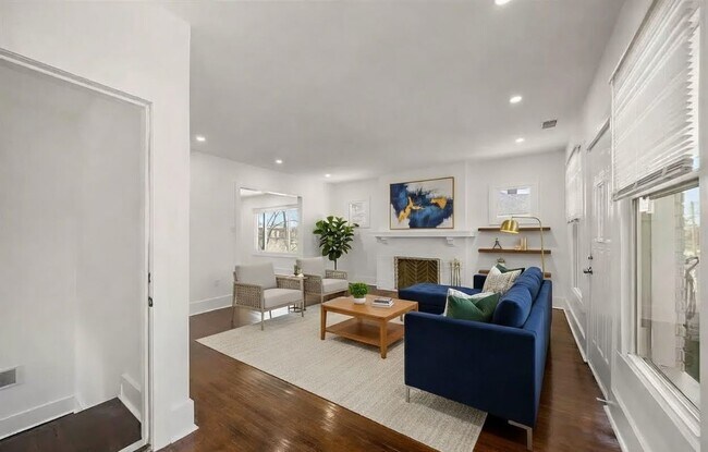 Sala de estar. La imagen está prácticamente montada. - 1975 Gladstone St