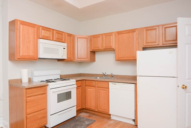 Building Photo - 1009 N Sacramento Ave