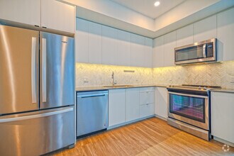 Interior Photo - 2475 Hurontario Street