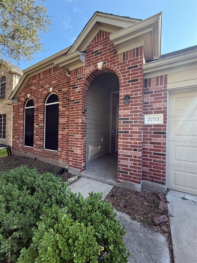 Foto del edificio - 2723 Acacia Fair Ln