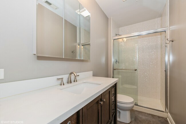 Actualizar baño - 1127 Hannah Ave