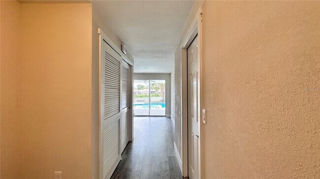 Building Photo - 2392 Bal Harbour Dr