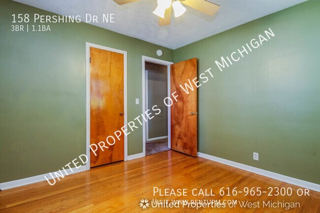 Building Photo - 158 Pershing Dr NE