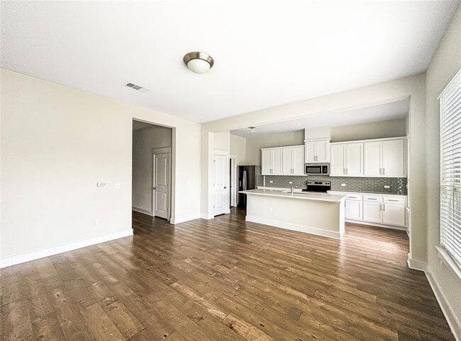 Building Photo - 13001 Hymeadow Dr