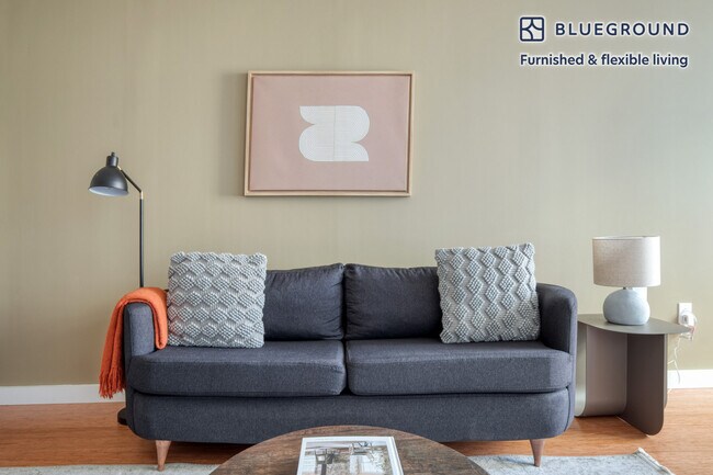 Foto del edificio - 120 Kingston St