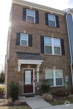 Building Photo - 2736 Pinebrook Rd