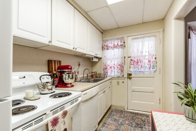 Foto del edificio - 1939 Northwest Blvd