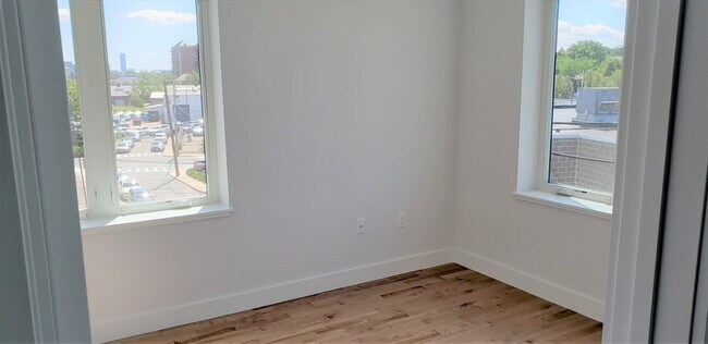 Building Photo - 50 Hichborn St