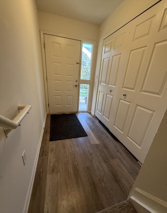 Building Photo - 272 Columbus Dr