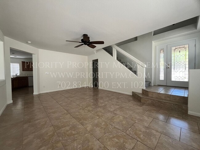 Building Photo - 10878 Royal Highlands St