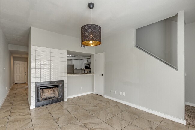 Foto del edificio - 8725 Victorian Village Dr