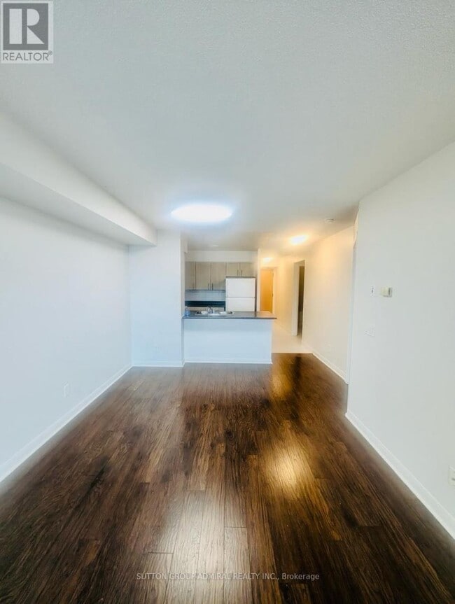 Building Photo - 4968 Yonge St