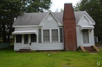 Building Photo - 201 N Farmerville St