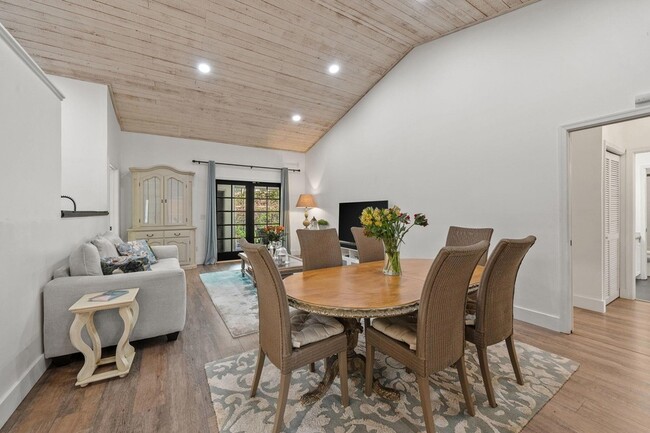 Foto del edificio - 465 Goldenwood Way