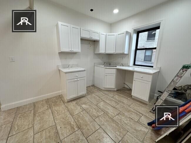 Foto del edificio - 4 bedroom in Brighton MA 02135