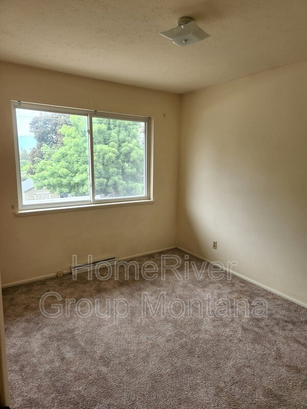 Building Photo - 4670 23rd Ave