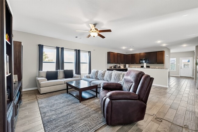 Foto del edificio - 2422 Agassiz Dr