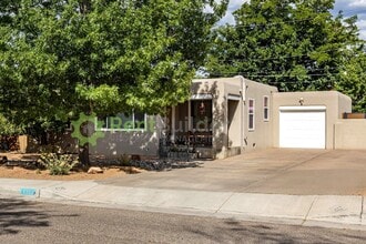 Building Photo - 816 Loma Vista Dr NE