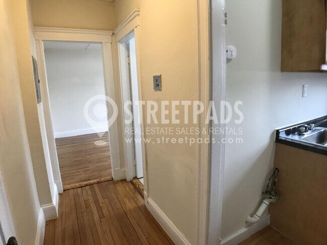 Foto del edificio - bedroom in Boston MA 02215