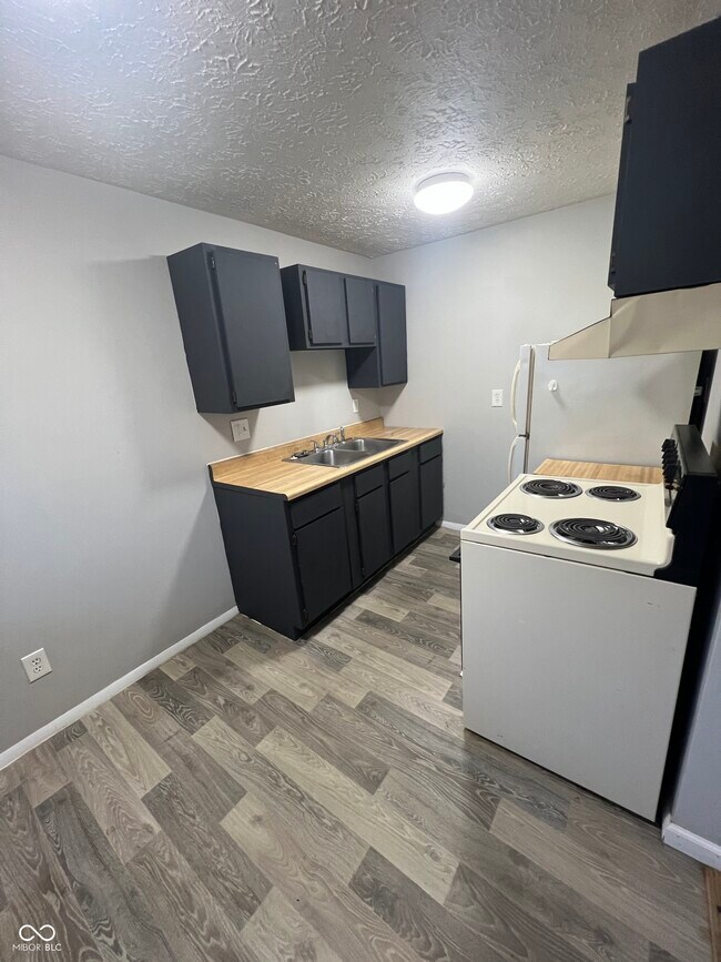 Foto del edificio - 1818 Michigan St