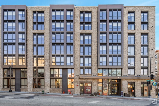 2601 14th St NW - NOVEL 14th Street by Crescent Communities Apartments