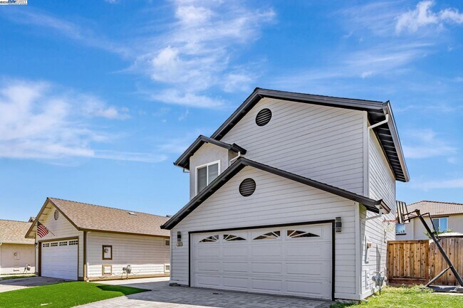 Foto del edificio - 390 Grovewood Loop N