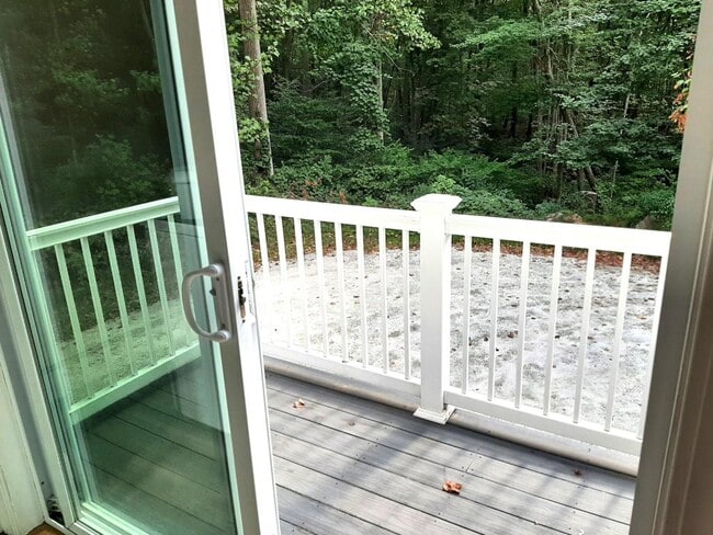 Building Photo - 27 N Main St