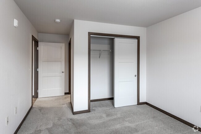 2 habitaciones, 2 baños - 970 pies cuadrados - Dormitorio principal - Birch Grove Estates