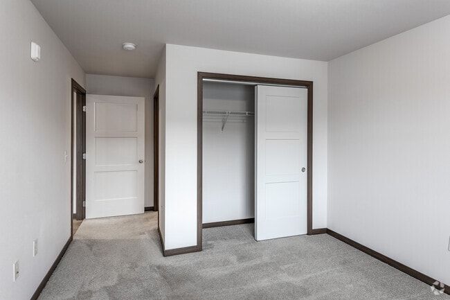 2BR, 2BA - 970SF - Primary Bedroom - Birch Grove Estates