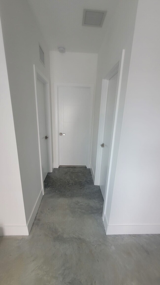 Foto del edificio - 2146 NW 69th Terrace