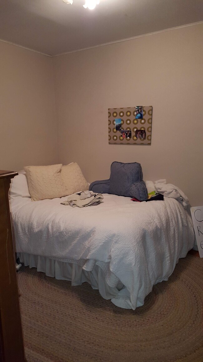 Dormitorio 2 - 1221 Packard St