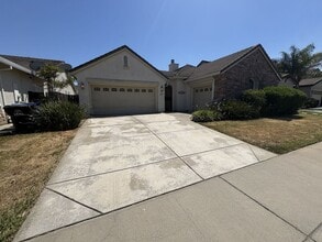 Building Photo - 5637 Lilyview Way