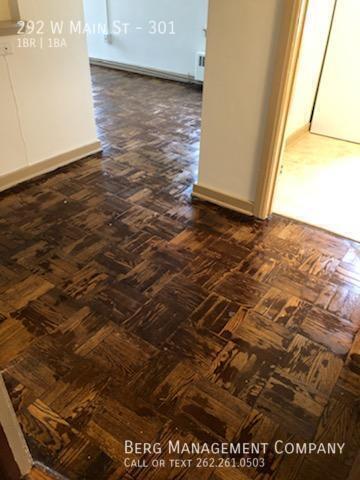 Foto del edificio - 292 W Main St