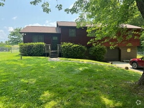 Building Photo - 10 Laurel Brook Dr