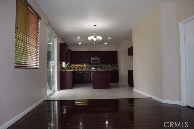 Foto del edificio - 132 Goldenrod Ave