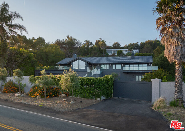 Building Photo - 4782 Encinal Canyon Rd